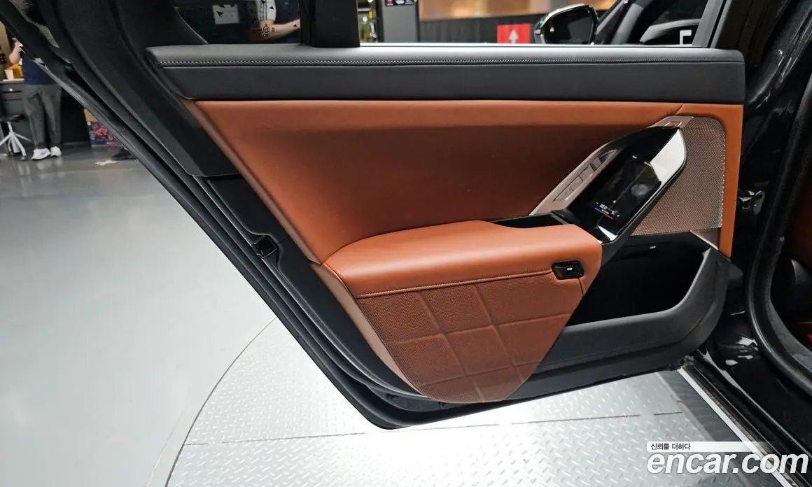 BMW 7 серия 2023 3.0 автомат (гидро), фото 15