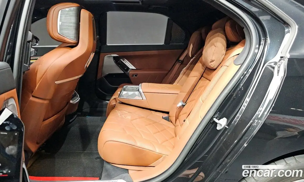 BMW 7 серия 2023 3.0 автомат (гидро), фото 16