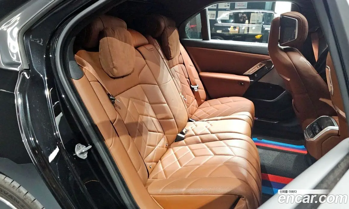 BMW 7 серия 2023 3.0 автомат (гидро), фото 17