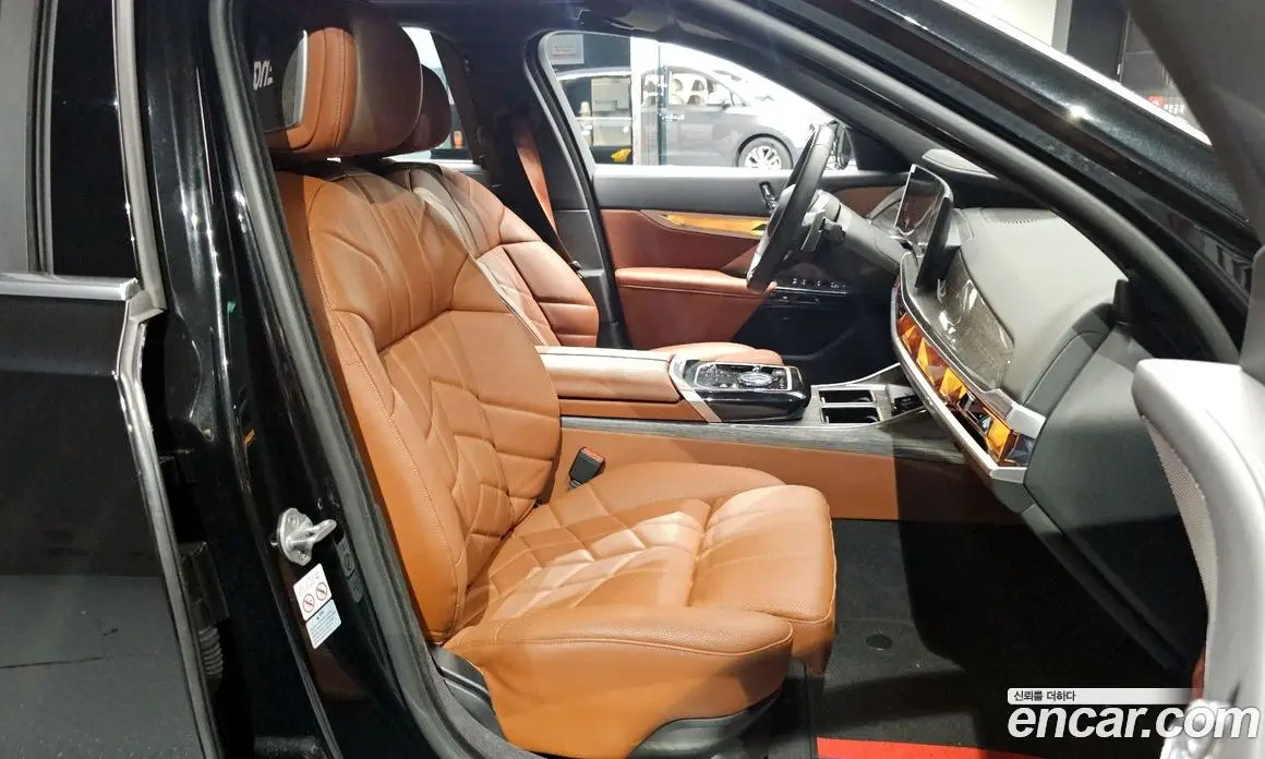 BMW 7 серия 2023 3.0 автомат (гидро), фото 18