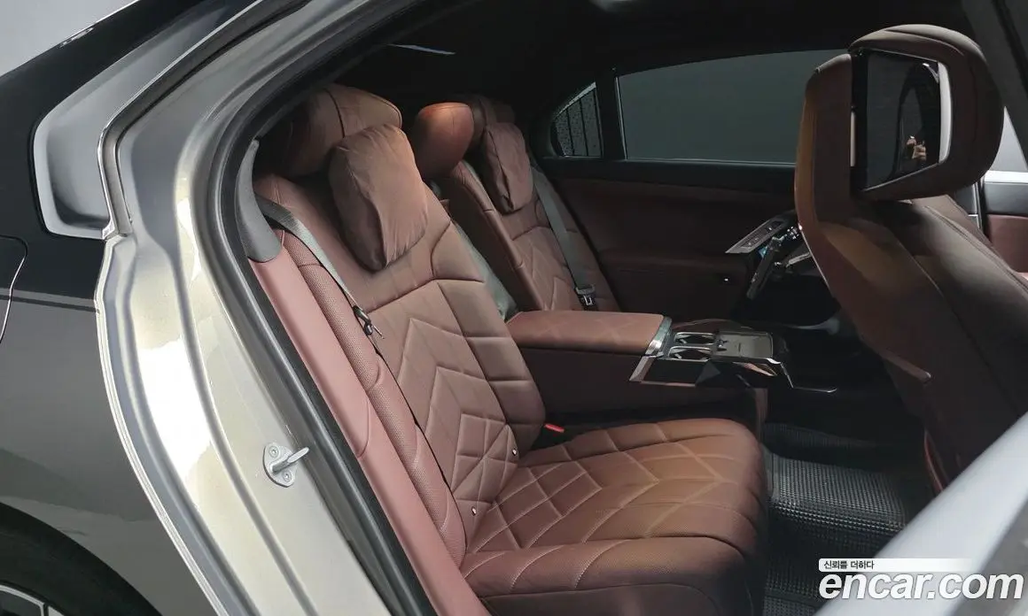 BMW 7 серия 2025 3.0 автомат (гидро), фото 17