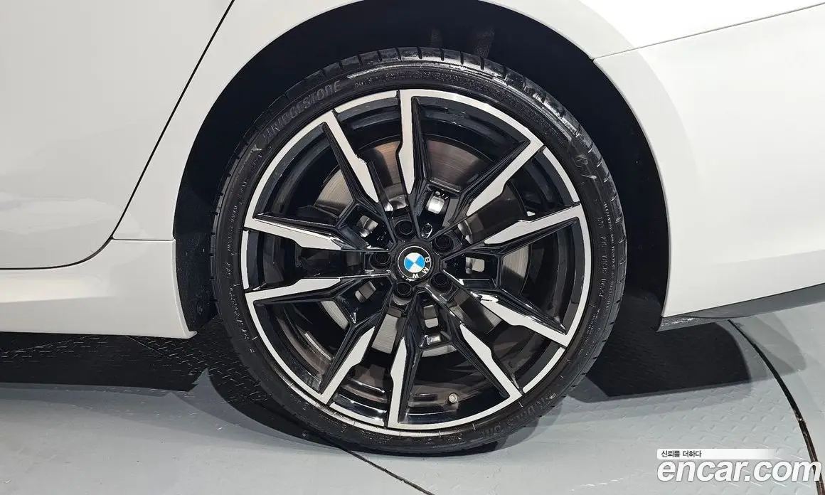 BMW 8 серия 2025 4.4 автомат (гидро), фото 6
