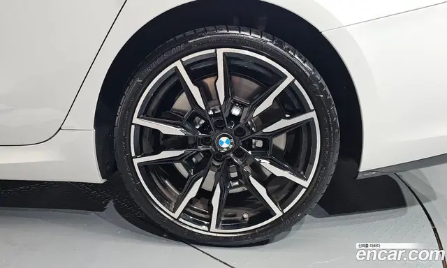 BMW 8 серия 2025 4.4 автомат (гидро), миниатюра 6