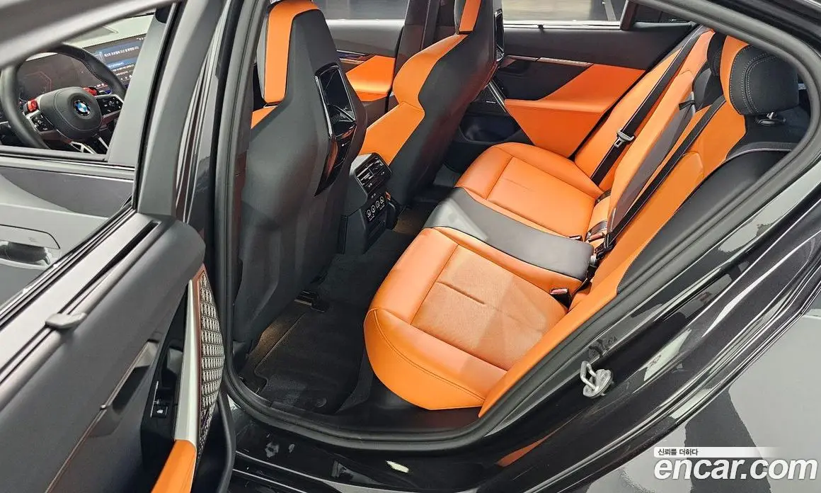BMW M5 2026 4.4 автомат (гидро), фото 16