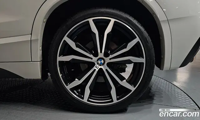BMW X2 2023 2.0 автомат (гидро), миниатюра 6