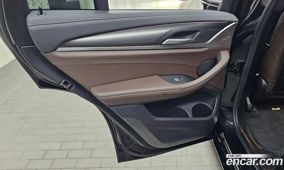 BMW X4 2023 2.0 автомат (гидро), фото 14