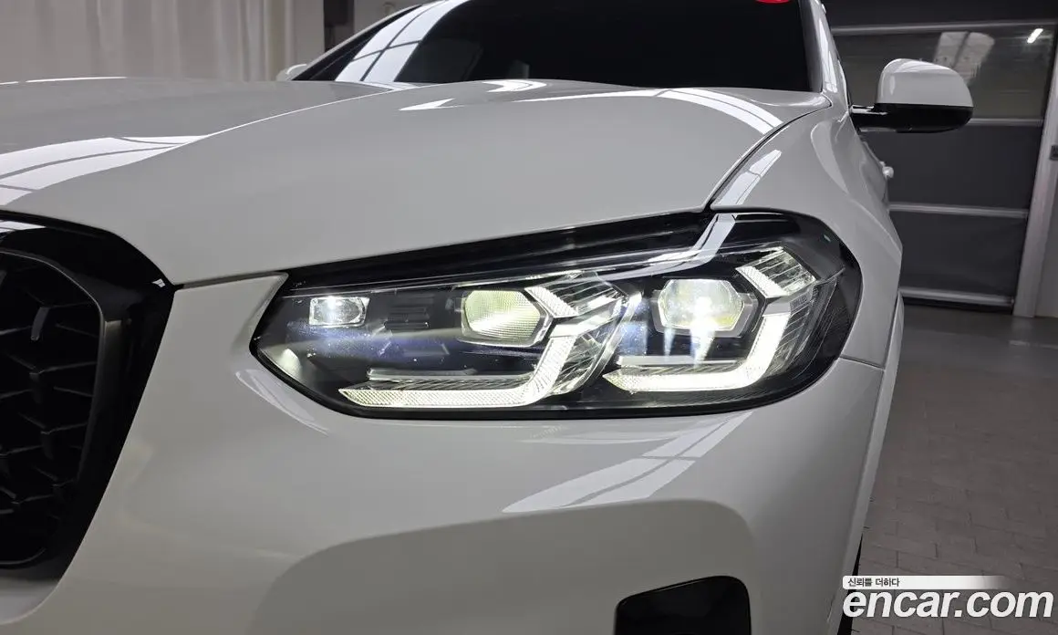 BMW X4 2025 2.0 автомат (гидро), фото 8