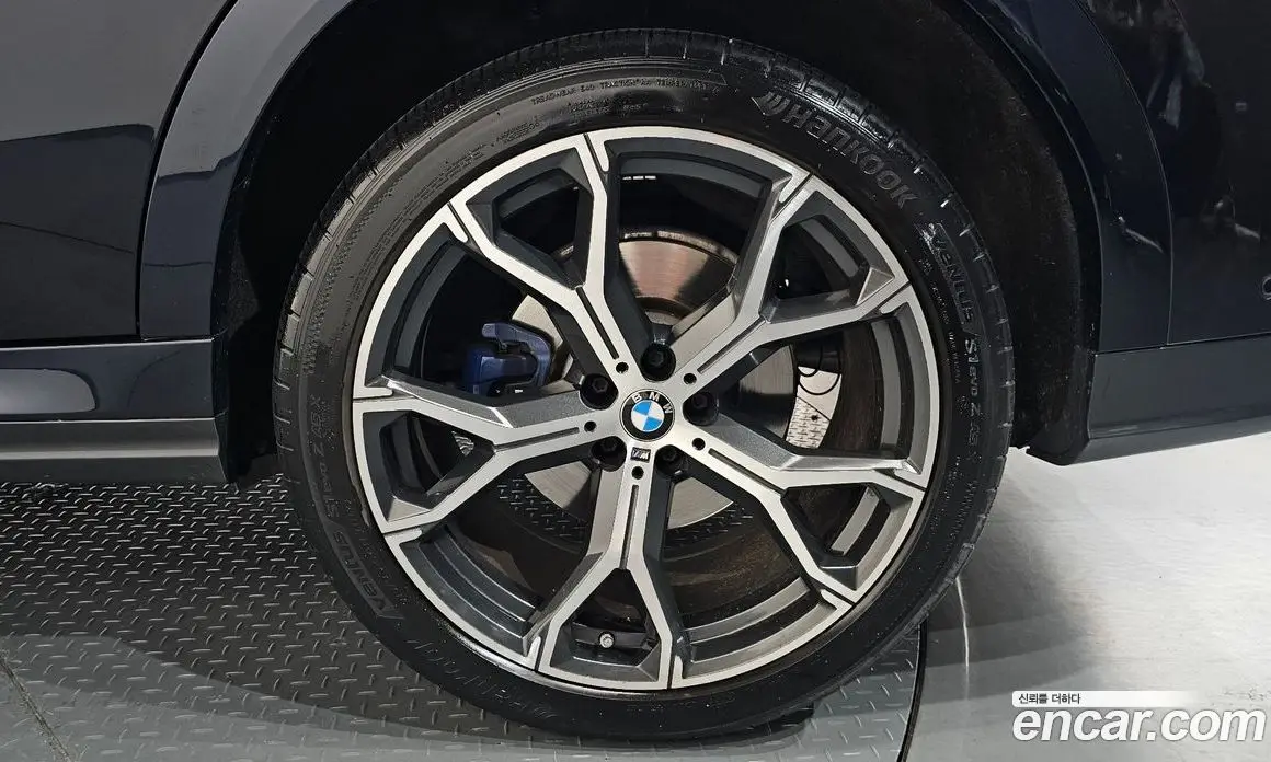 BMW X6 2022 3.0 автомат (гидро), фото 7