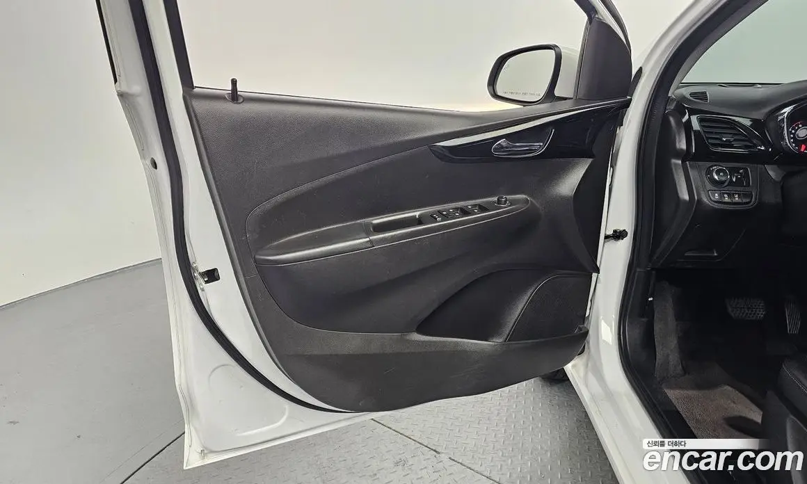 Chevrolet Spark 2016 1.0 автомат (гидро), фото 14