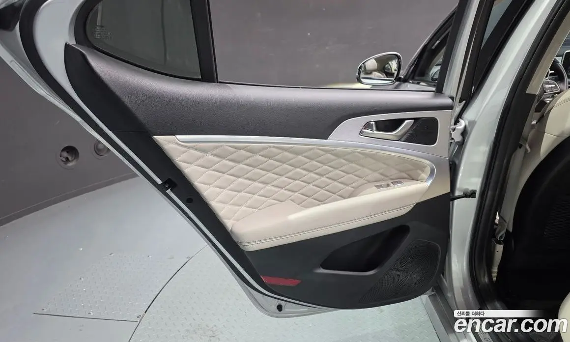 Genesis G70 2018 2.0 автомат (гидро), фото 15 Genesis G70 2018 2.0 автомат (гидро), фото 15