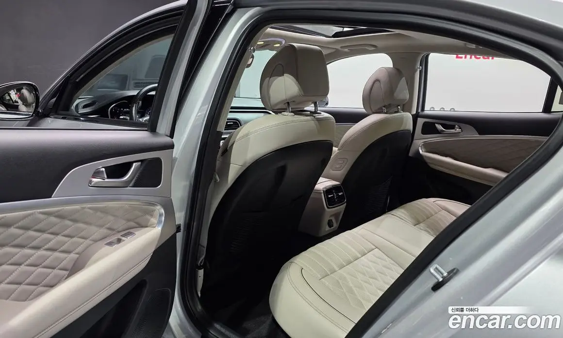 Genesis G70 2018 2.0 автомат (гидро), фото 17 Genesis G70 2018 2.0 автомат (гидро), фото 17