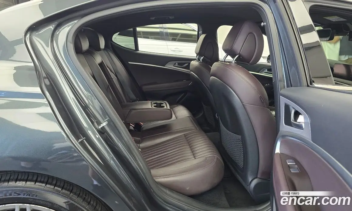 Genesis G70 2021 2.2 автомат (гидро), фото 17 Genesis G70 2021 2.2 автомат (гидро), фото 17