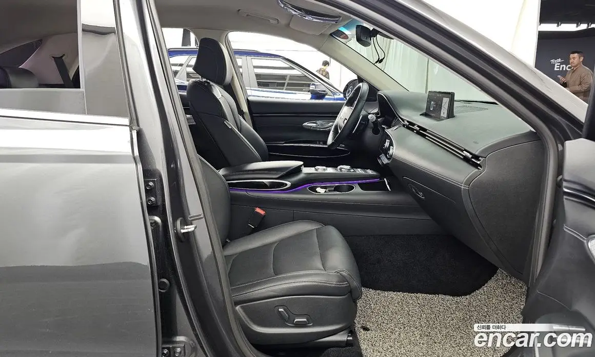 Genesis GV70 2021 2.5 автомат (гидро), фото 17 Genesis GV70 2021 2.5 автомат (гидро), фото 17