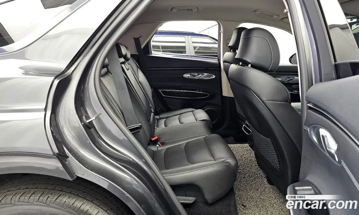 Genesis GV70 2021 2.5 автомат (гидро), фото 18 Genesis GV70 2021 2.5 автомат (гидро), фото 18