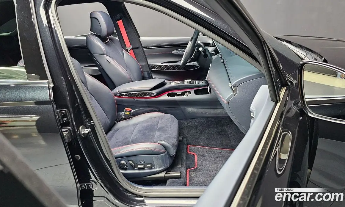 Genesis GV70 2023 3.5 автомат (гидро), фото 13