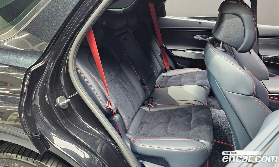 Genesis GV70 2023 3.5 автомат (гидро), фото 17
