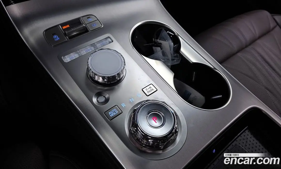 Genesis GV70 2024 2.5 автомат (гидро), фото 12 Genesis GV70 2024 2.5 автомат (гидро), фото 12