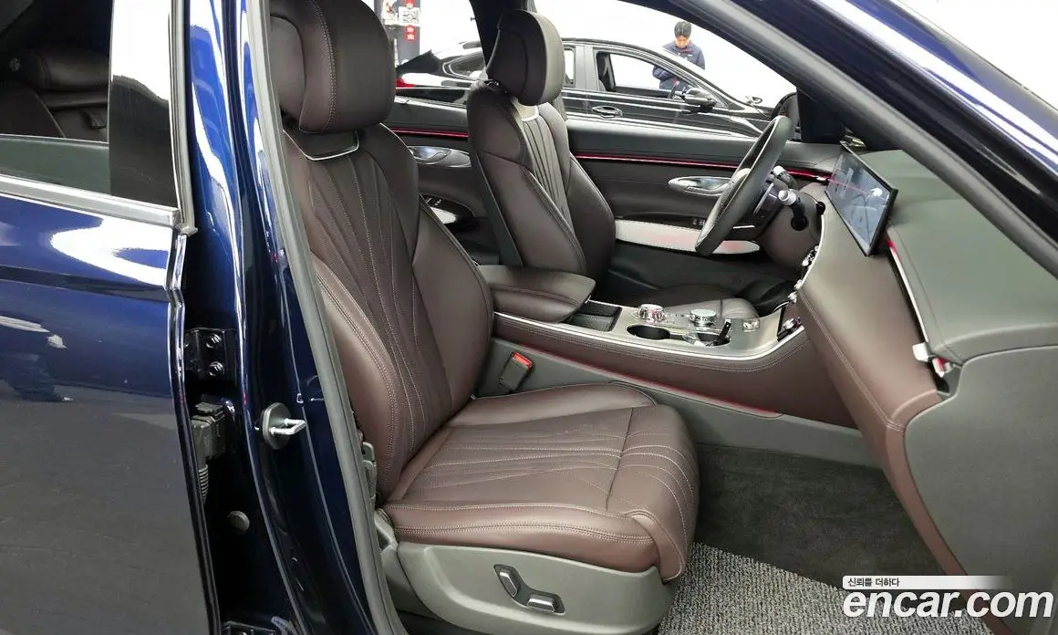 Genesis GV70 2024 2.5 автомат (гидро), фото 16 Genesis GV70 2024 2.5 автомат (гидро), фото 16