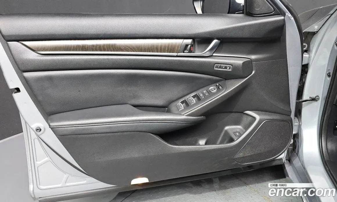 Honda Accord 2018 2.0 автомат (гидро), фото 14