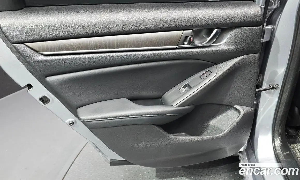 Honda Accord 2018 2.0 автомат (гидро), фото 15