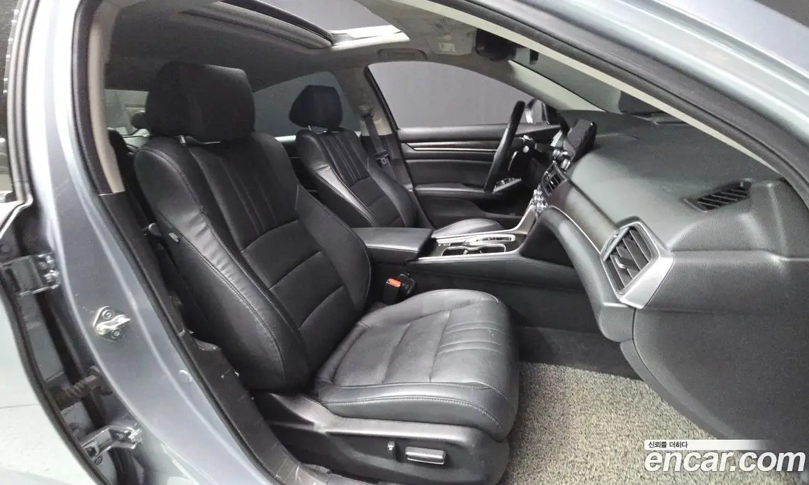 Honda Accord 2018 2.0 автомат (гидро), фото 17