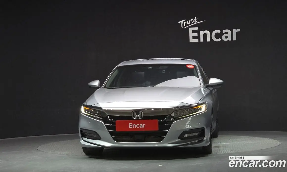 Honda Accord 2018 2.0 автомат (гидро), фото 3