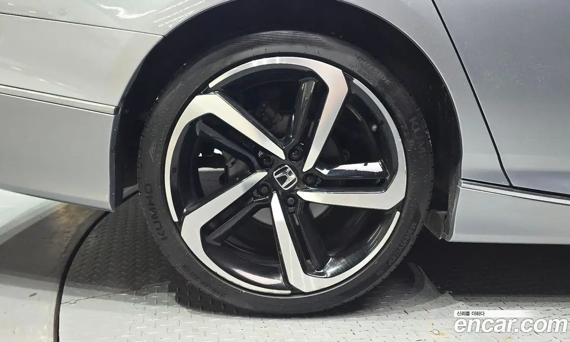 Honda Accord 2018 2.0 автомат (гидро), фото 5