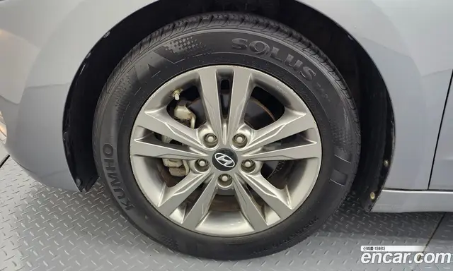 Hyundai Avante 2015 1.6 автомат (гидро), миниатюра 5
