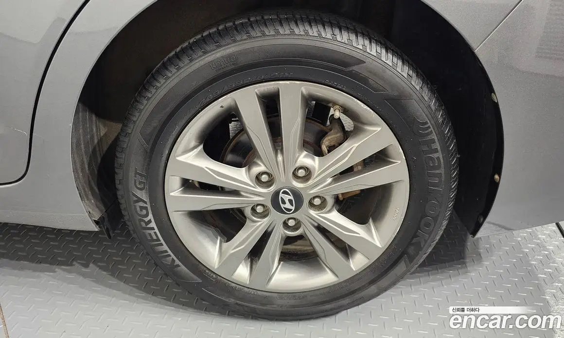 Hyundai Avante 2015 1.6 автомат (гидро), фото 7
