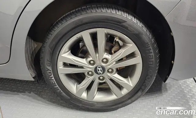 Hyundai Avante 2015 1.6 автомат (гидро), миниатюра 7