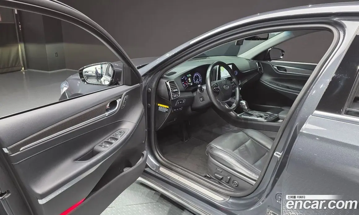 Hyundai Grandeur 2018 3.0 автомат (гидро), фото 13