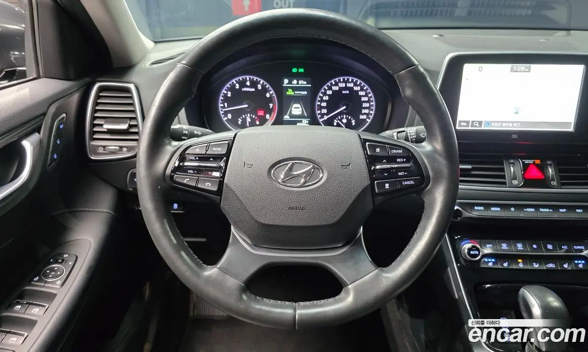 Hyundai Grandeur 2018 3.0 автомат (гидро), фото 19