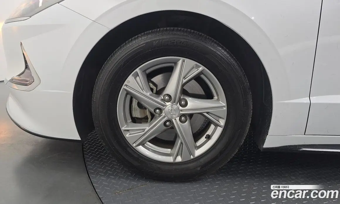 Hyundai Sonata 2019 2.0 автомат (гидро), фото 4