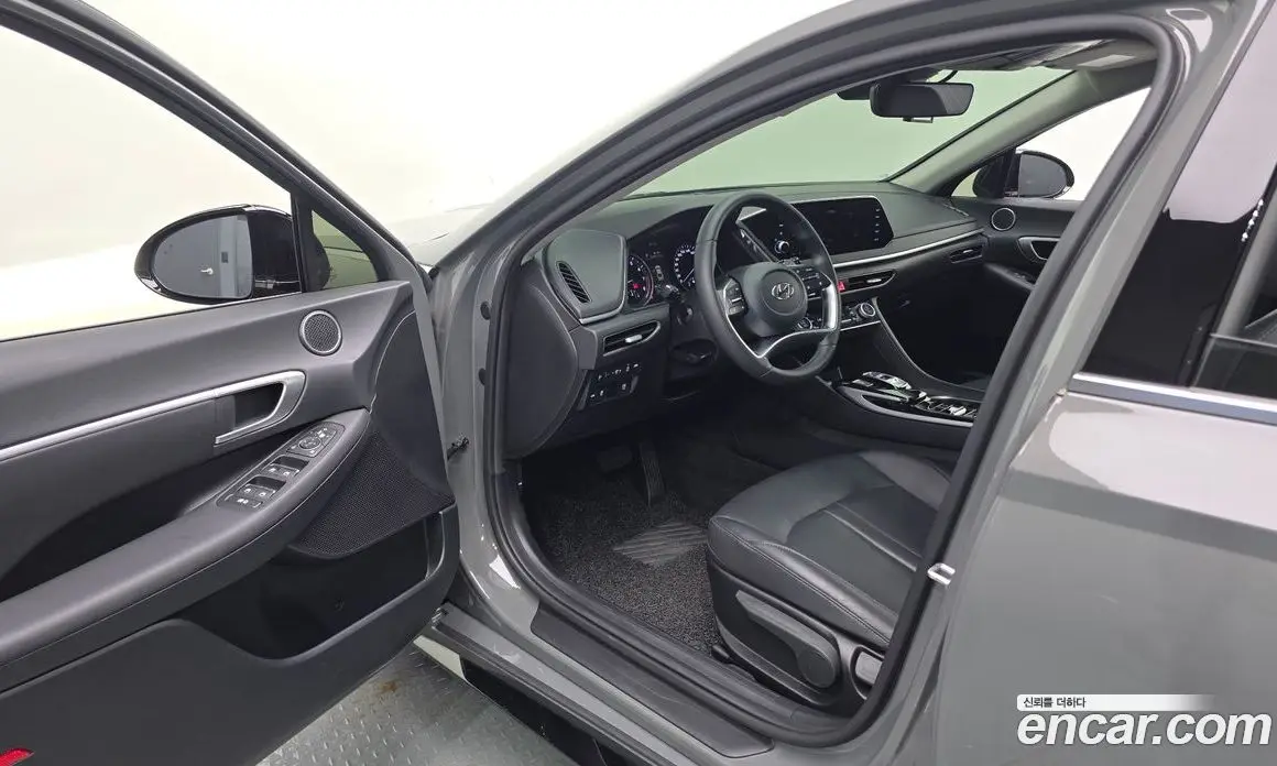 Hyundai Sonata 2022 1.6 автомат (гидро), фото 13