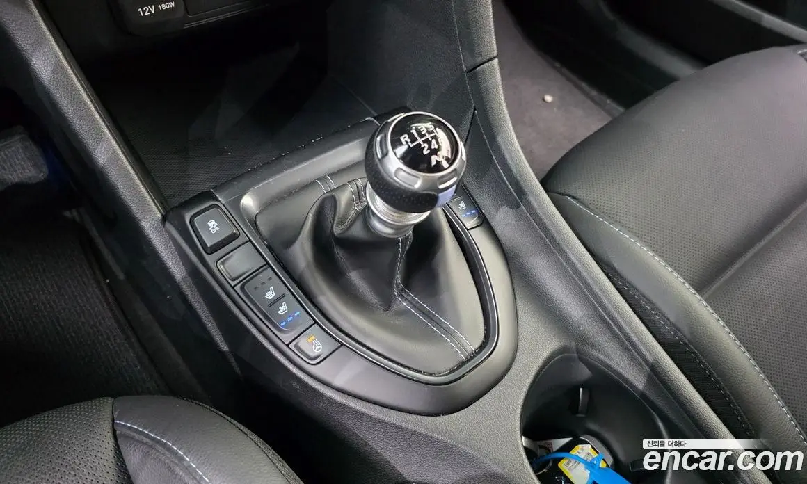 Hyundai Veloster 2019 2.0 механика, фото 12 Hyundai Veloster 2019 2.0 механика, фото 12