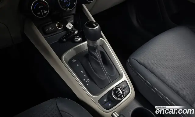 Hyundai Venue 2021 1.6 автомат (гидро), миниатюра 12