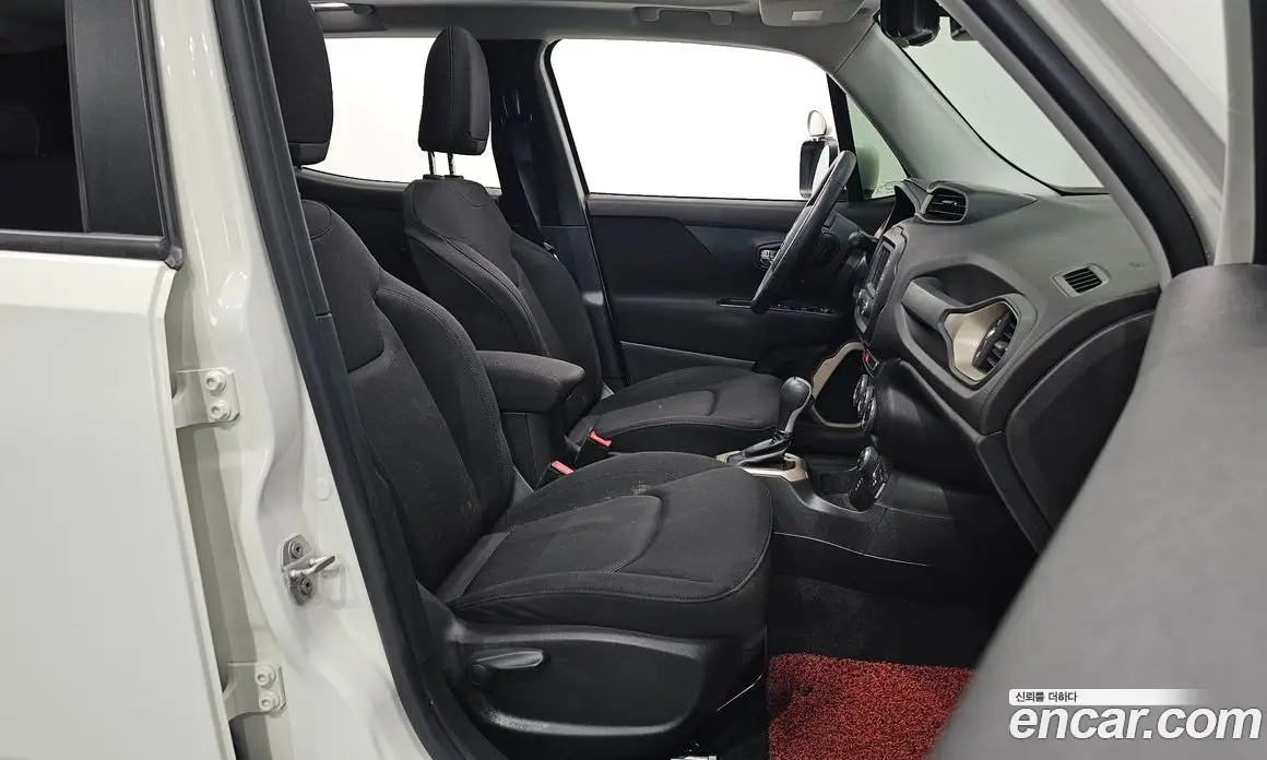 Jeep Renegade 2016 2.0 автомат (гидро), фото 12 Jeep Renegade 2016 2.0 автомат (гидро), фото 12