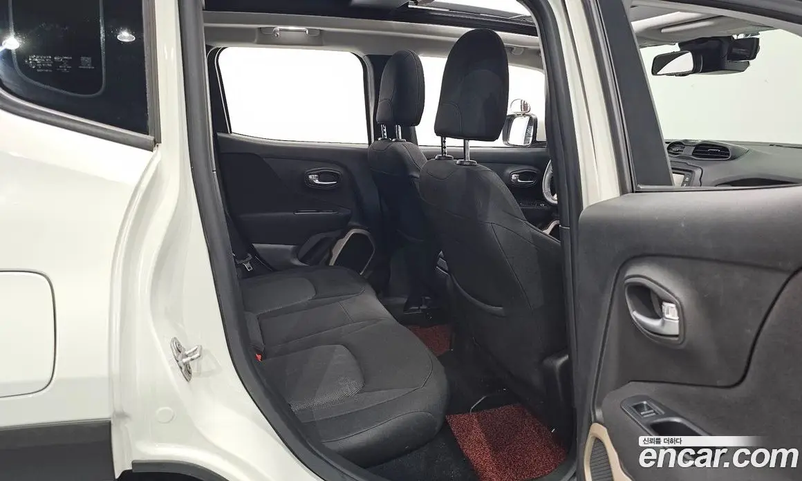 Jeep Renegade 2016 2.0 автомат (гидро), фото 15 Jeep Renegade 2016 2.0 автомат (гидро), фото 15