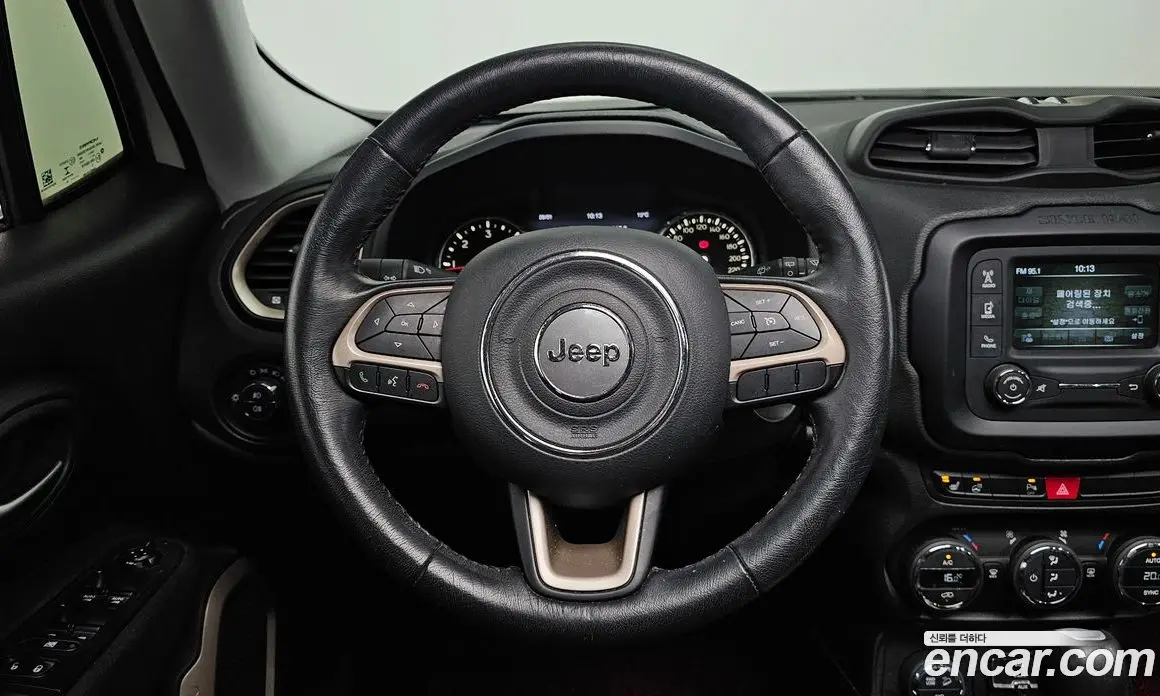 Jeep Renegade 2016 2.0 автомат (гидро), фото 18 Jeep Renegade 2016 2.0 автомат (гидро), фото 18