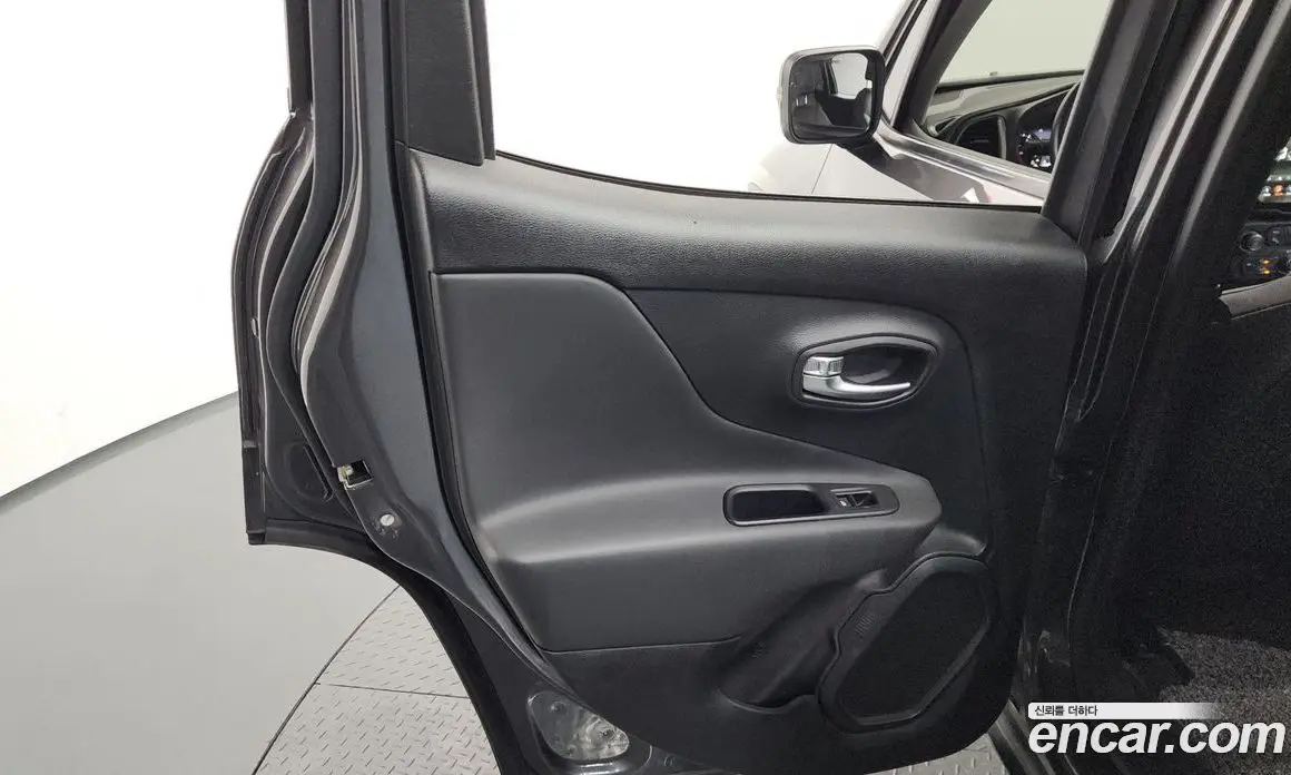 Jeep Renegade 2020 2.4 автомат (гидро), фото 15 Jeep Renegade 2020 2.4 автомат (гидро), фото 15