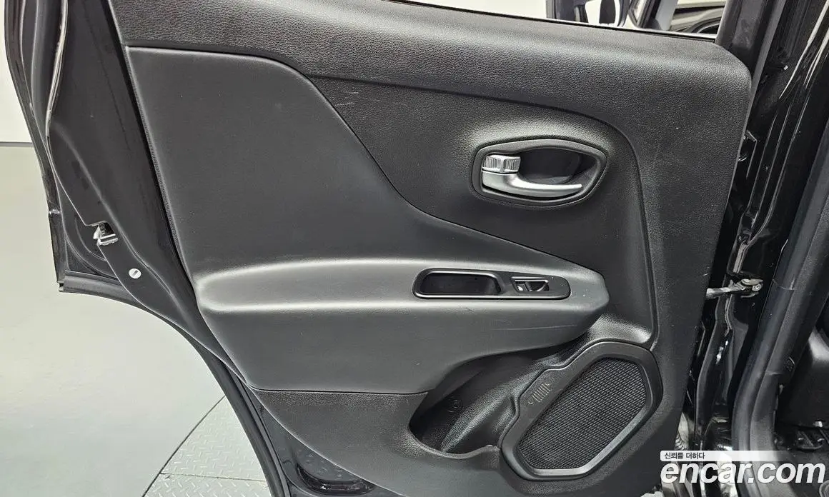 Jeep Renegade 2022 1.3 автомат (гидро), фото 15 Jeep Renegade 2022 1.3 автомат (гидро), фото 15