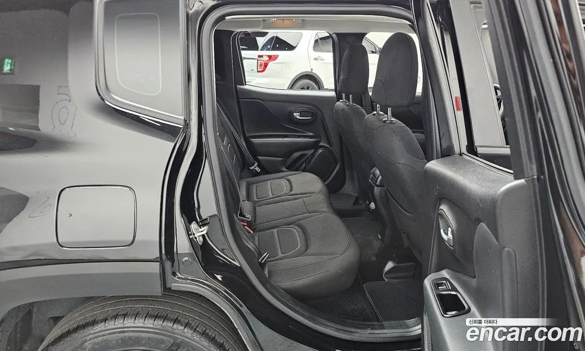 Jeep Renegade 2022 1.3 автомат (гидро), фото 17 Jeep Renegade 2022 1.3 автомат (гидро), фото 17