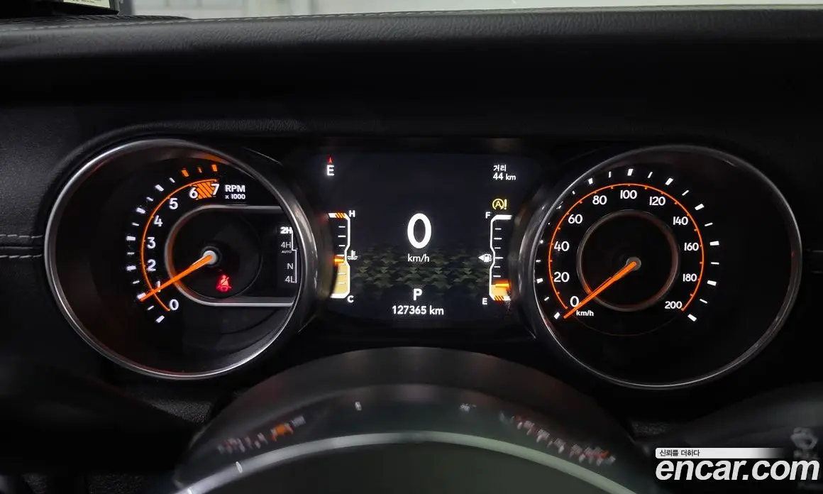 Jeep Wrangler 2018 2.0 автомат (гидро), фото 11 Jeep Wrangler 2018 2.0 автомат (гидро), фото 11