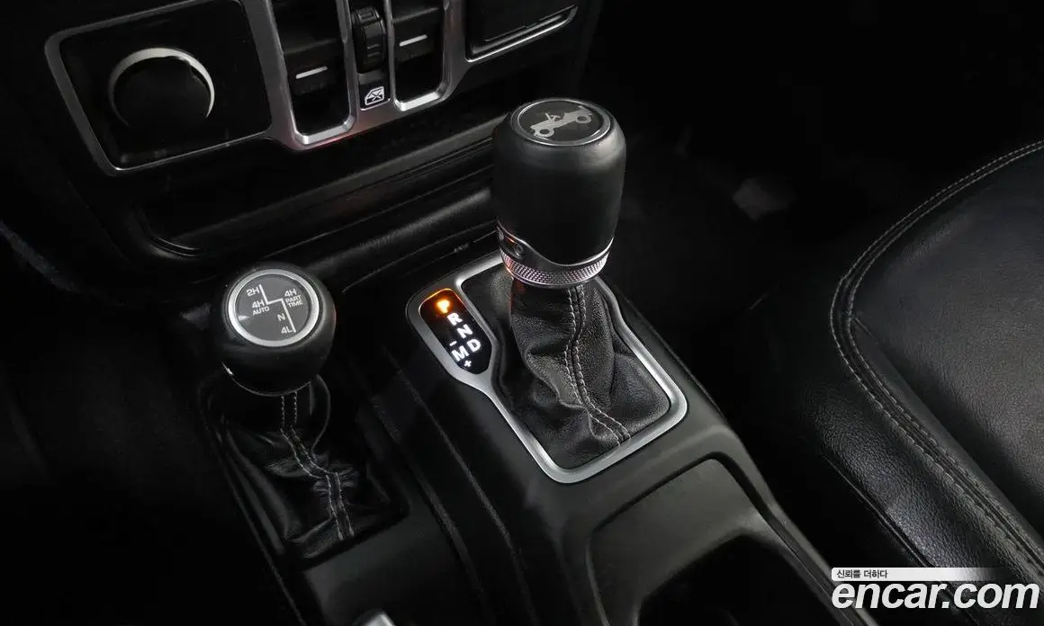 Jeep Wrangler 2018 2.0 автомат (гидро), фото 12 Jeep Wrangler 2018 2.0 автомат (гидро), фото 12