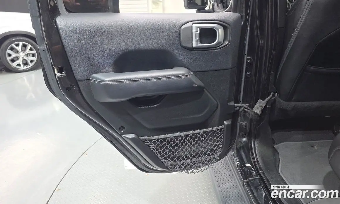 Jeep Wrangler 2018 2.0 автомат (гидро), фото 15 Jeep Wrangler 2018 2.0 автомат (гидро), фото 15