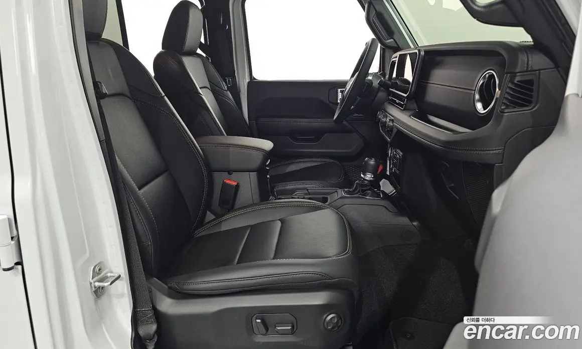 Jeep Wrangler 2024 2.0 автомат (гидро), фото 12