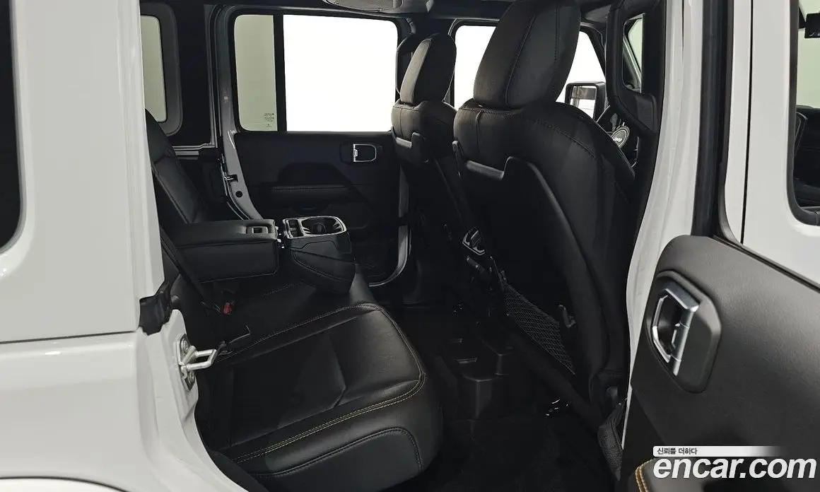 Jeep Wrangler 2024 2.0 автомат (гидро), фото 15