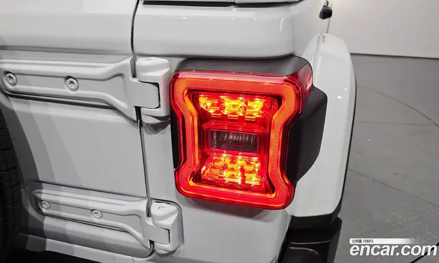 Jeep Wrangler 2024 2.0 автомат (гидро), миниатюра 8