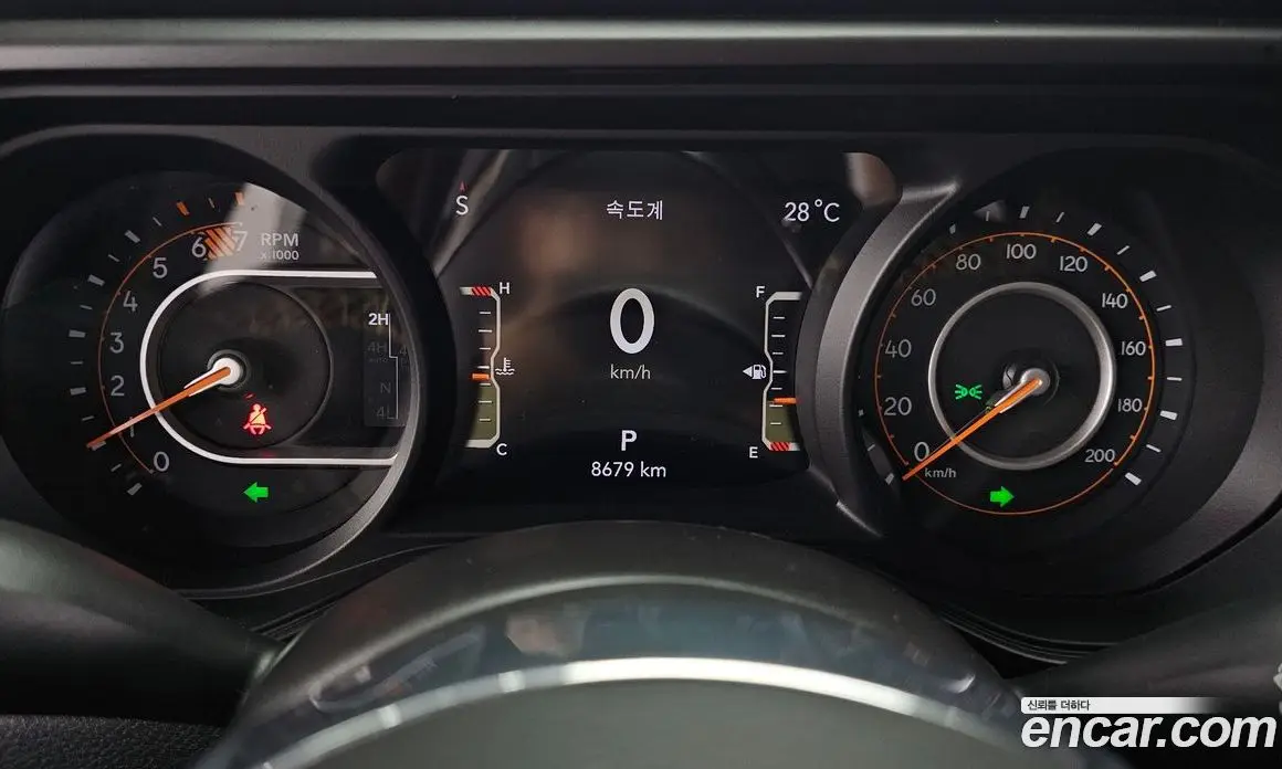Jeep Wrangler 2024 2.0 автомат (гидро), фото 10