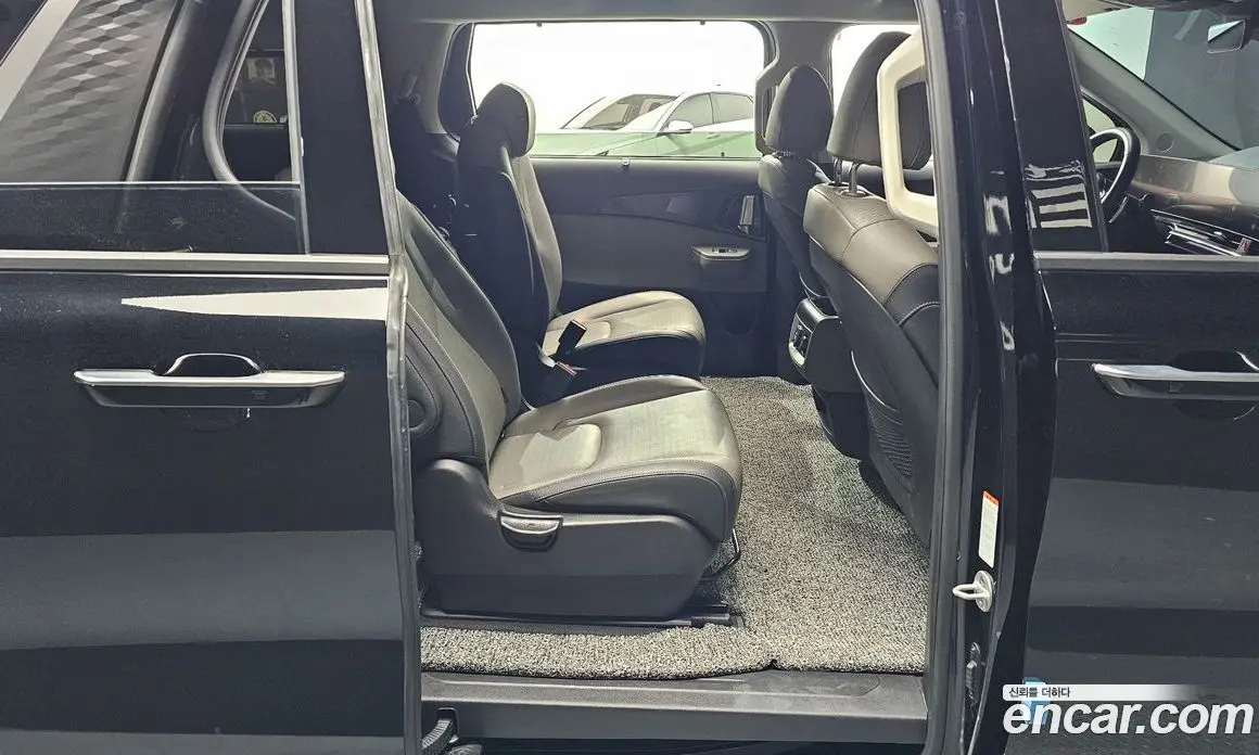 Kia Carnival 2024 2.2 автомат (гидро), фото 17